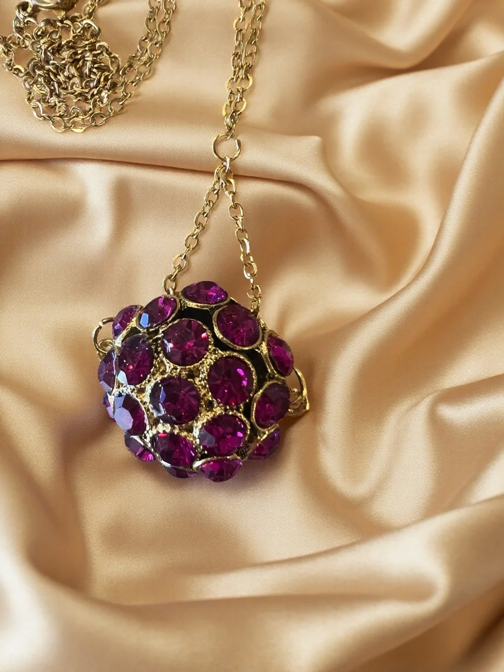Vintage Victorian inspired Gold-Tone Necklace w/ Vibrant Fuchsia Crystal Pendant